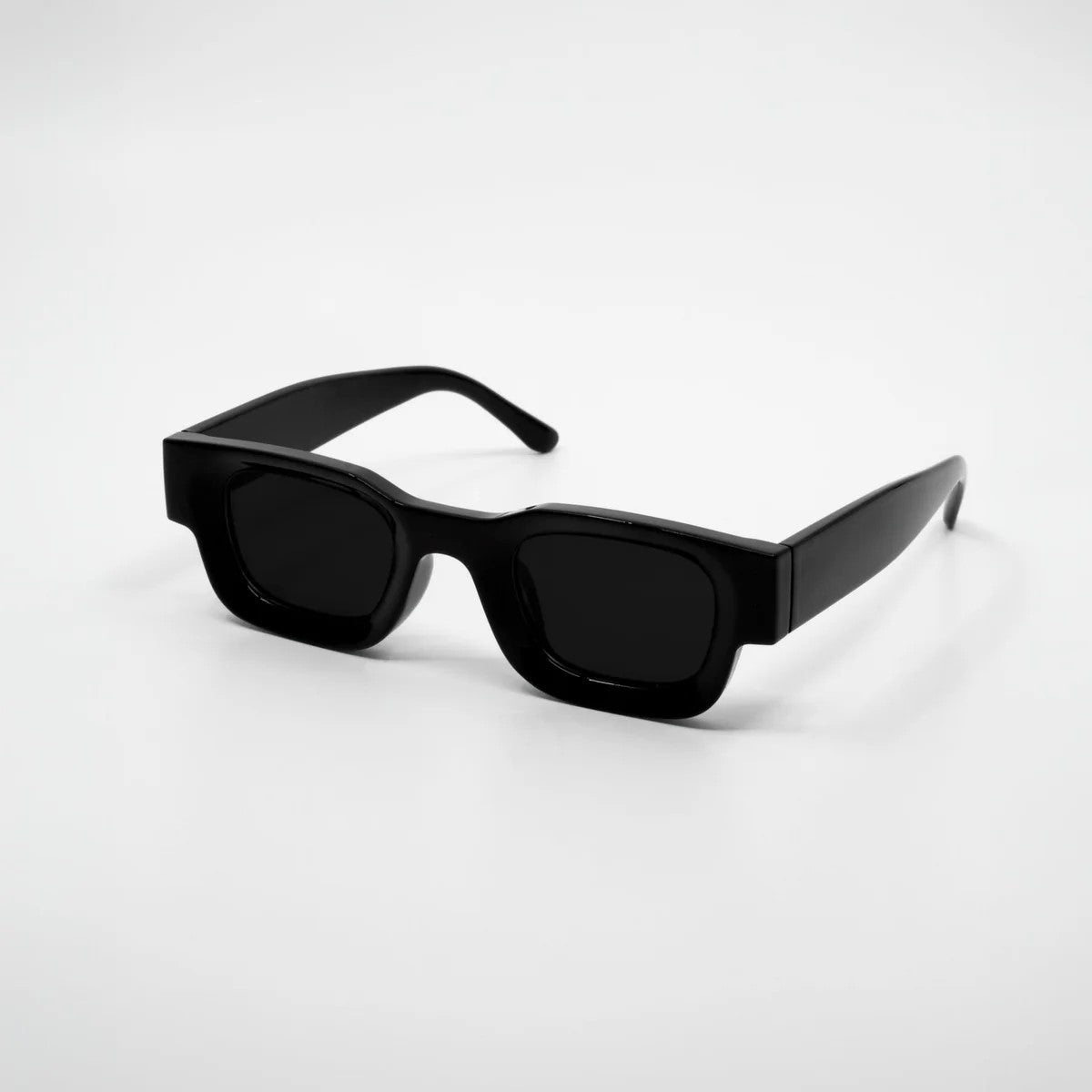 Solglasögon för män och kvinnor på rea – SYMI Eyewear lyxig look till ett överkomligt pris