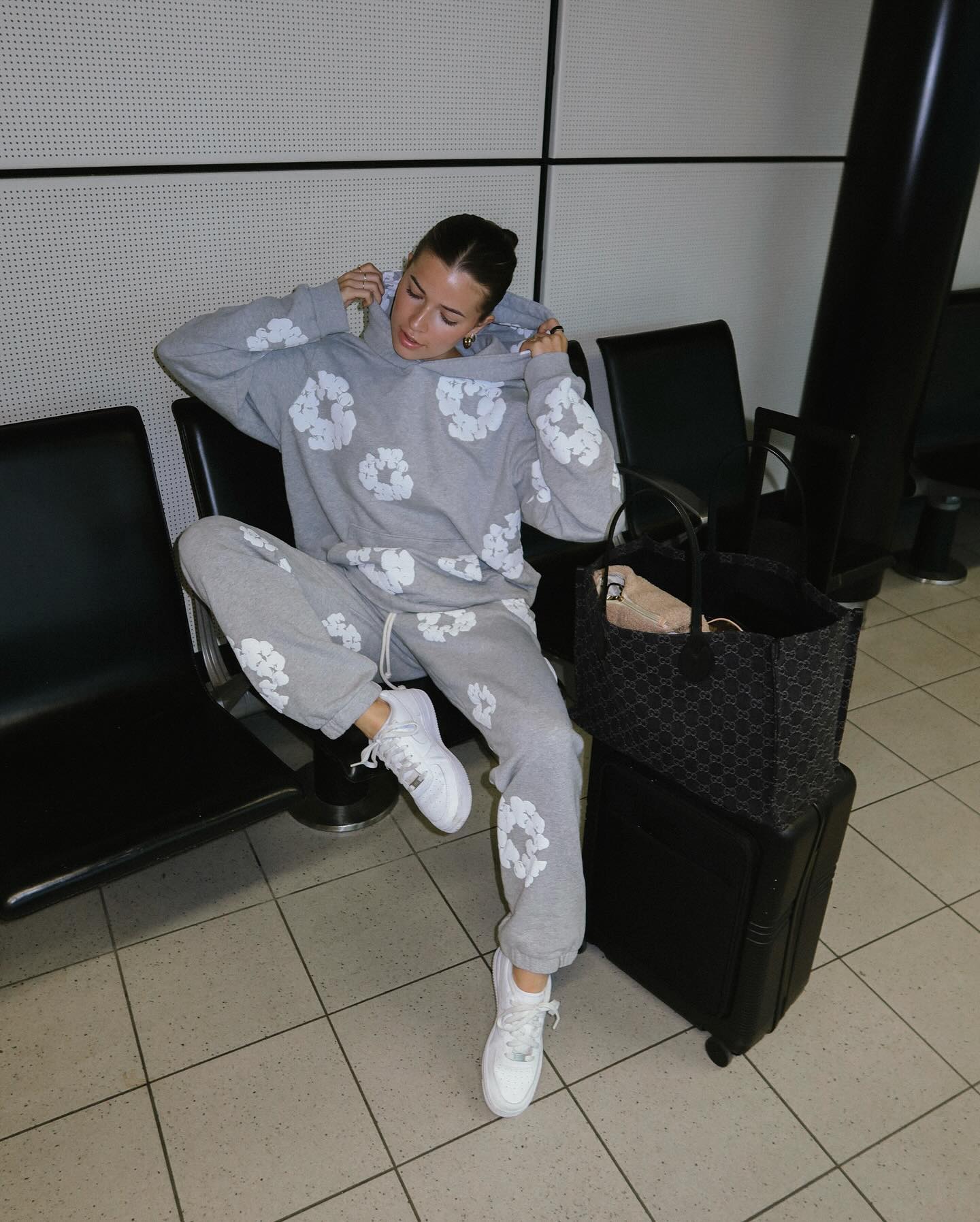 Jade Anna draagt Denim Tears Tracksuit van SYMI